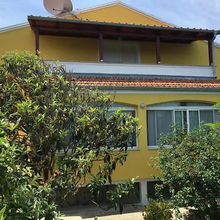 Studio 8108a * Božava