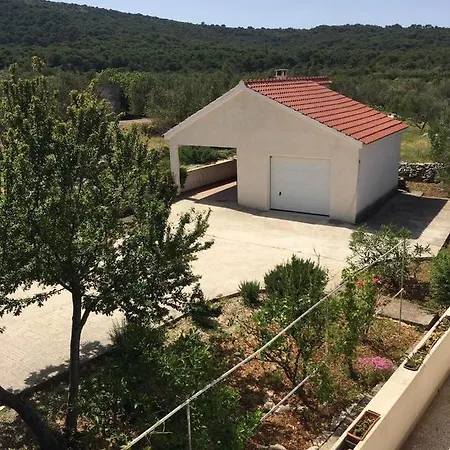 Studio 8108a Božava